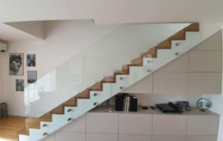 -61b7551fd360bce172ef3b33